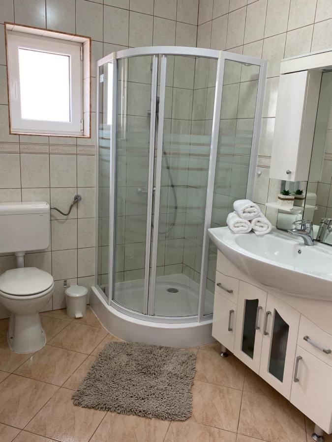 Charlene Appartement Karlobag Buitenkant foto