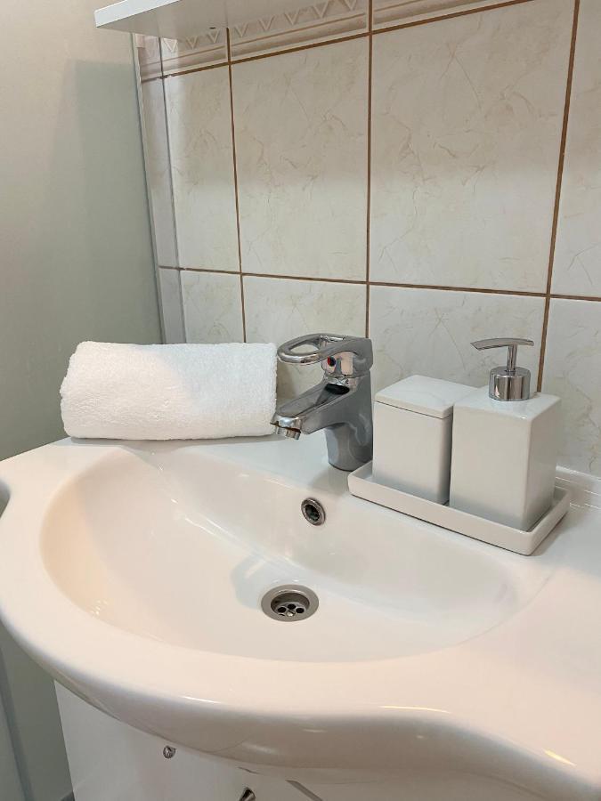 Charlene Appartement Karlobag Buitenkant foto