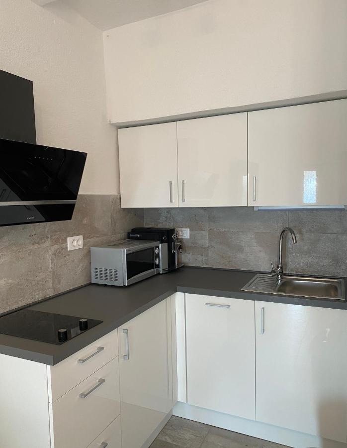 Charlene Appartement Karlobag Buitenkant foto