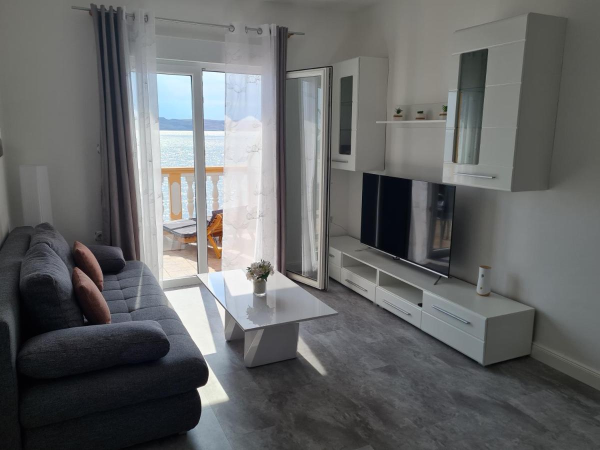 Charlene Appartement Karlobag Buitenkant foto