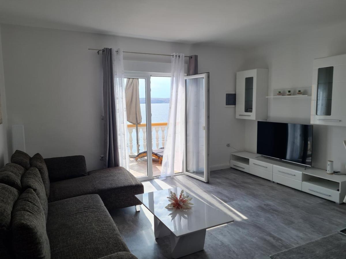 Charlene Appartement Karlobag Buitenkant foto