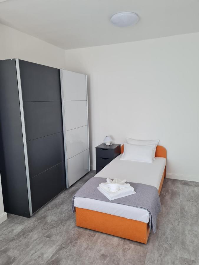 Charlene Appartement Karlobag Buitenkant foto