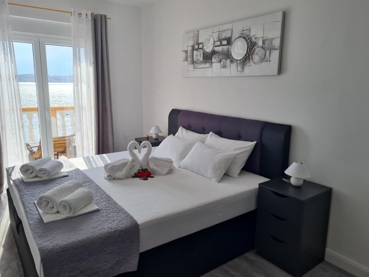 Charlene Appartement Karlobag Buitenkant foto